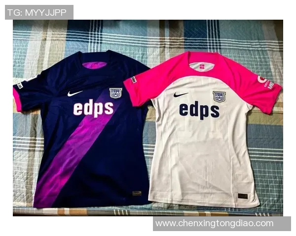 足球球衣与跑步的完美结合提升运动表现与时尚感 足球球衣与跑步的完美结合提升运动表现与时尚感